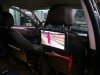 BMW-X5-ust-monitora-dlya-zadnih-passazhirov-2