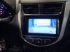 Hyundai-Solaris-ustanovka-avtomagnitoly-kamery-zadnego-vida-3