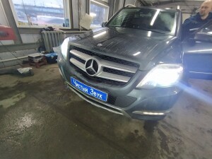 Mercedes GLK замена ламп головного света 2